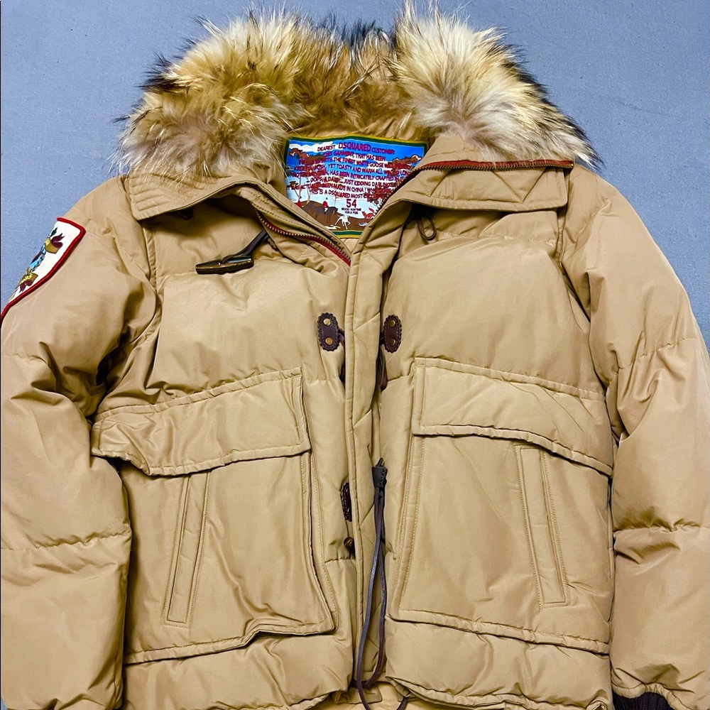 Dsquared down jacket
With Raccoon Fur.